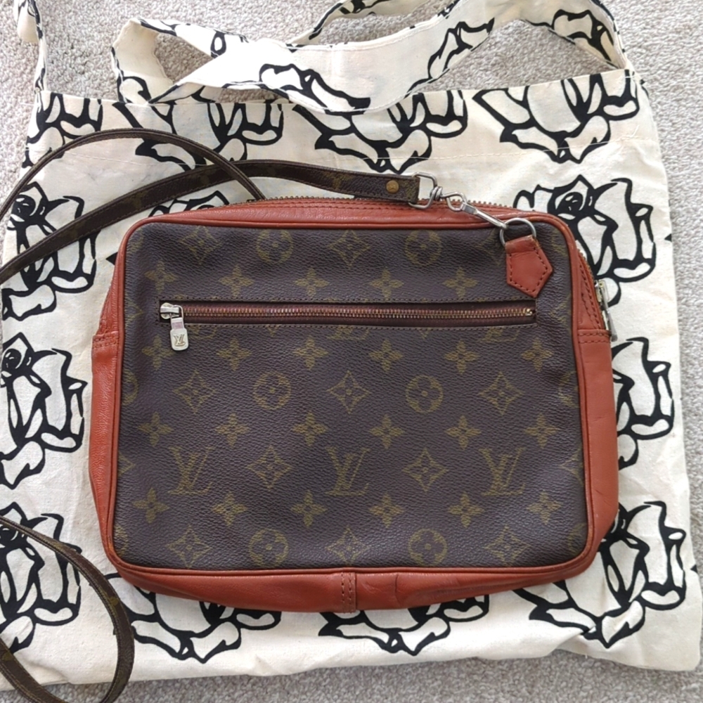 Louis Vuitton vintage bag Pochette